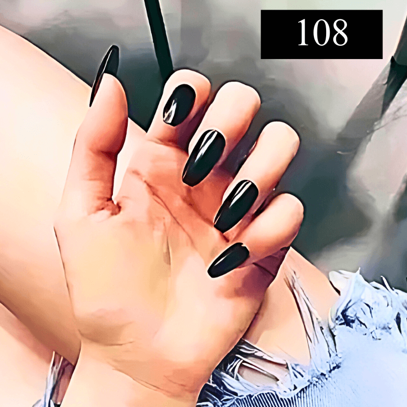 24Pcs Detachable Press on Full Cover Designer Nails